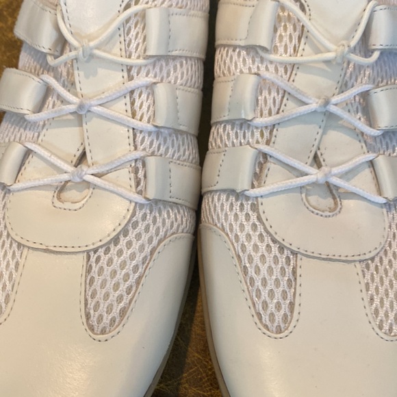 Walking Cradles 9 white adjustable strap comfort shoes - Picture 2 of 7